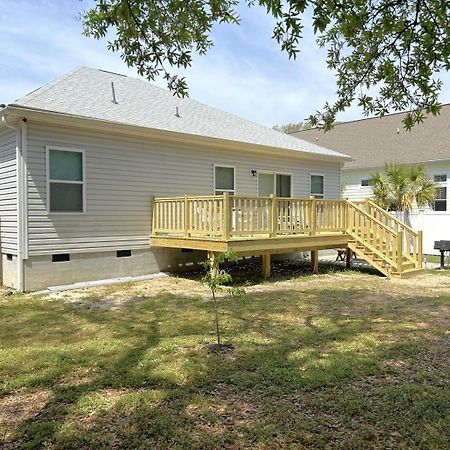 Shrimp On The Barbee Villa Oak Island Exterior photo