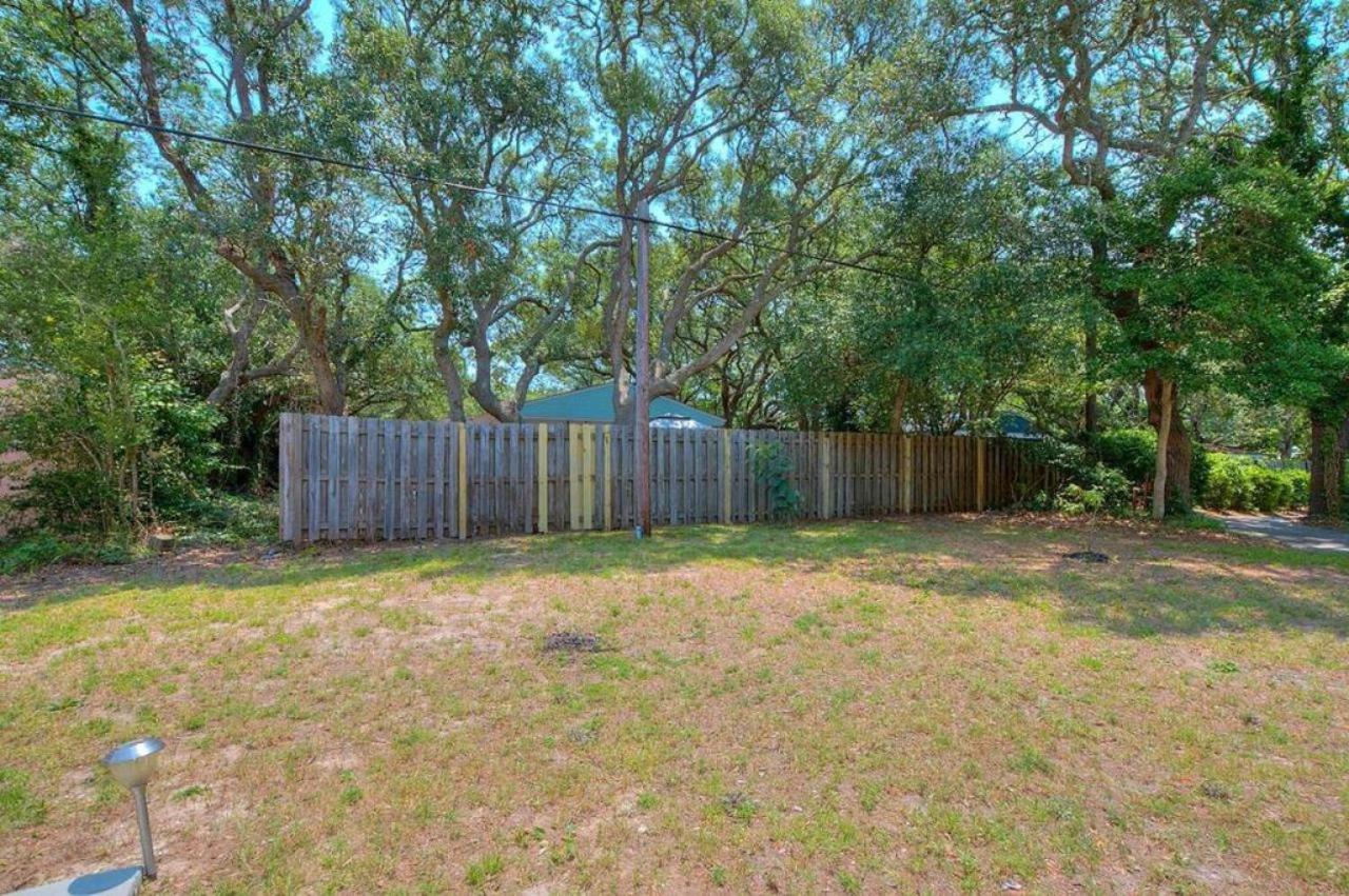 Shrimp On The Barbee Villa Oak Island Exterior photo